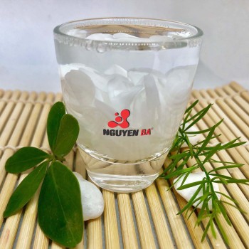 Cánh hoa màu trắng